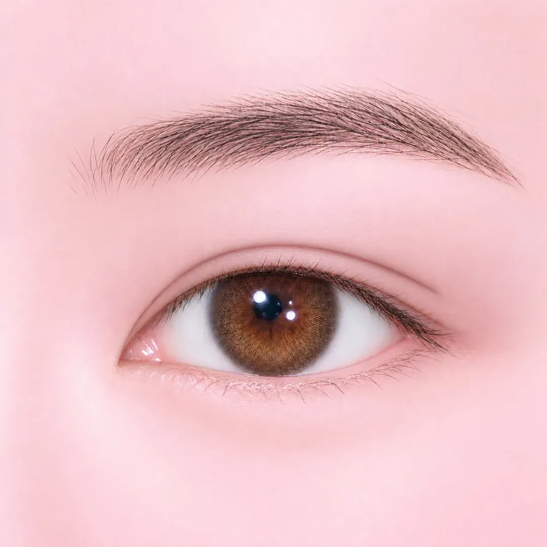 인아웃 라인을 적용한 일자 눈매 예시 이미지